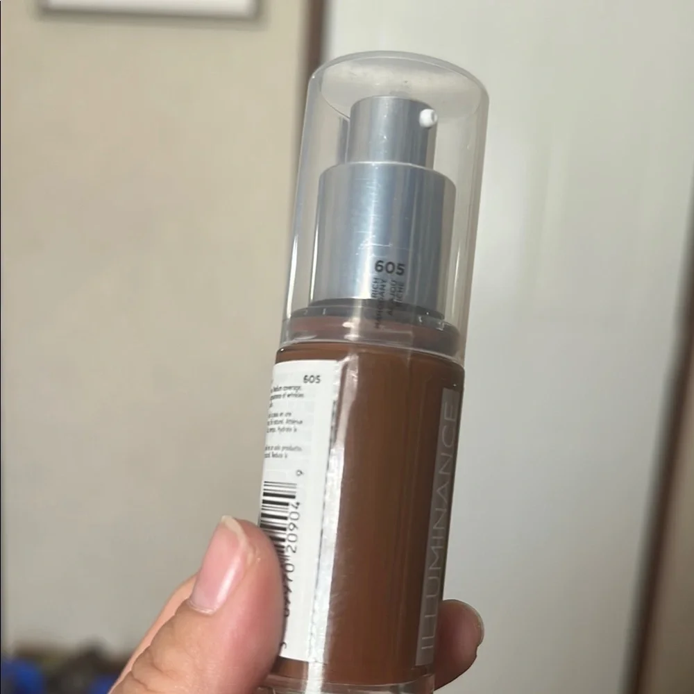 NWT Revlon 605 Rich Mahogany Skin-Caring Illuminance Foundation 🌙 🌙